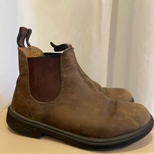 Rustic Brown Blundstone Used, size 4, good condition